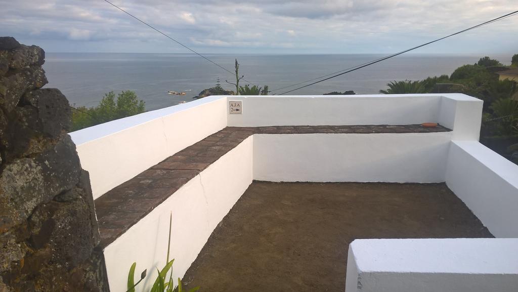 Monserrate - Galera Cottage Caloura Eksteriør bilde
